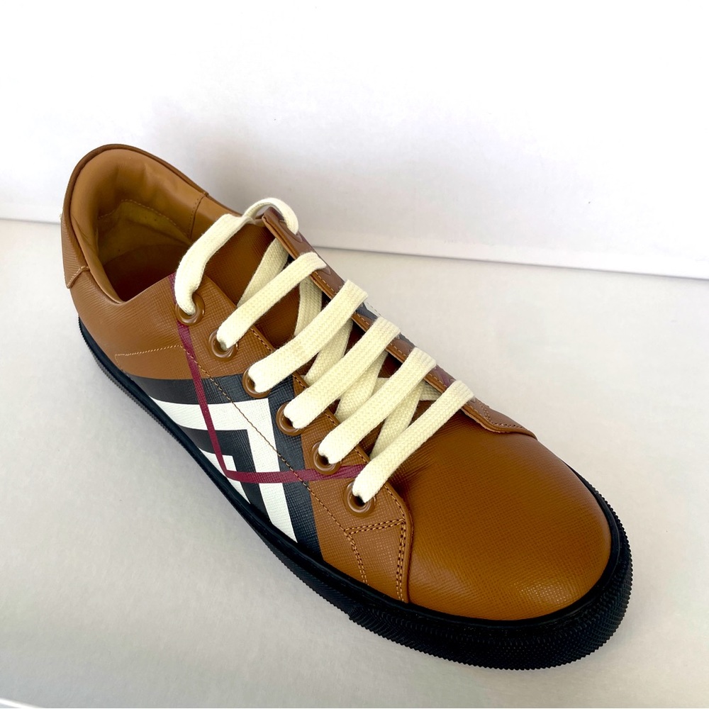 NEW BURBERRY sneakers 🌟size 39/9US - Picture 13 of 13